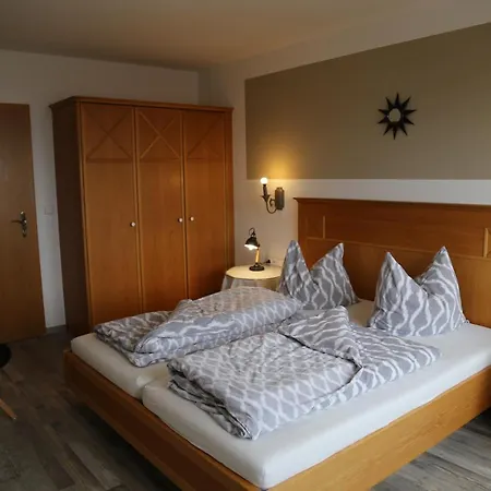 Goldener Hahn Mit Infrarot Sauna, Panorama Aussicht & Pool, Fruehstuecksservice Im 4*