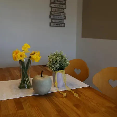 Apartment Goldener Hahn Mit Infrarot Sauna, Panorama Aussicht & Pool, Fruehstuecksservice Im 4*